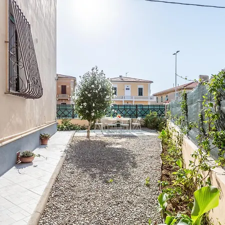 Apartment Tulipan By Pleiades Livorno
