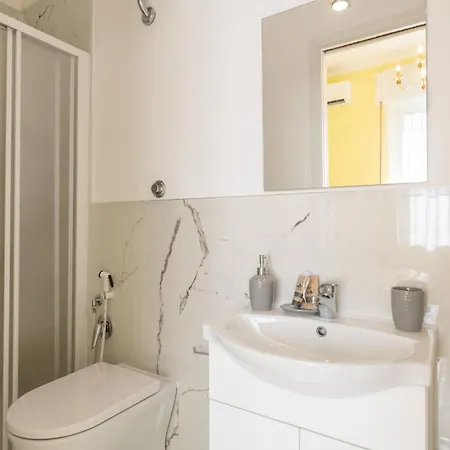 Apartment Tulipan By Pleiades Livorno